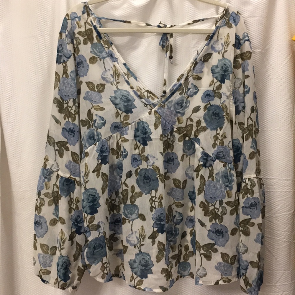 Mossimo Floral Deep V Blouse - XL - NEVER WORN